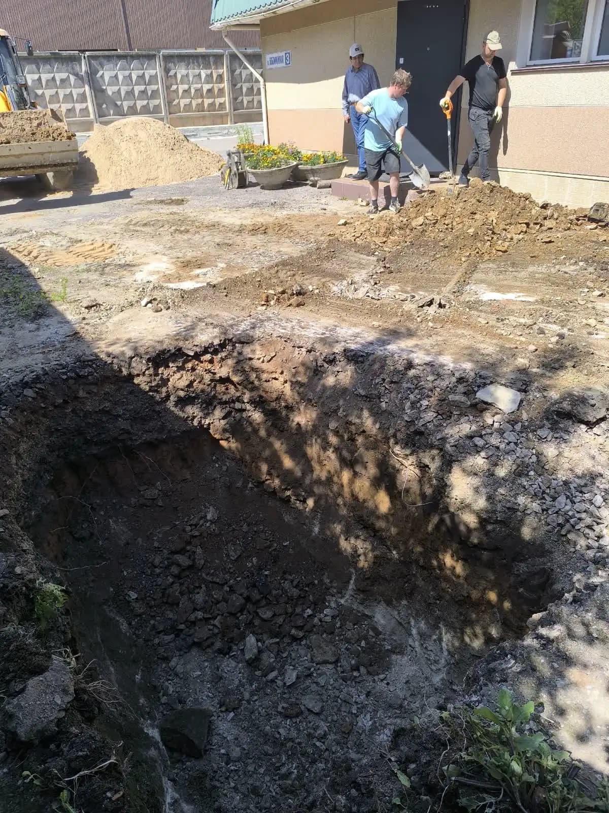 Неелово: земляные работы на площадке админздания — фото 3