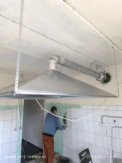 Монтаж вытяжной вентиляции в кафе Себеж